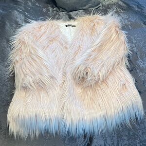 Chic Faux Fur Jacket in Cream